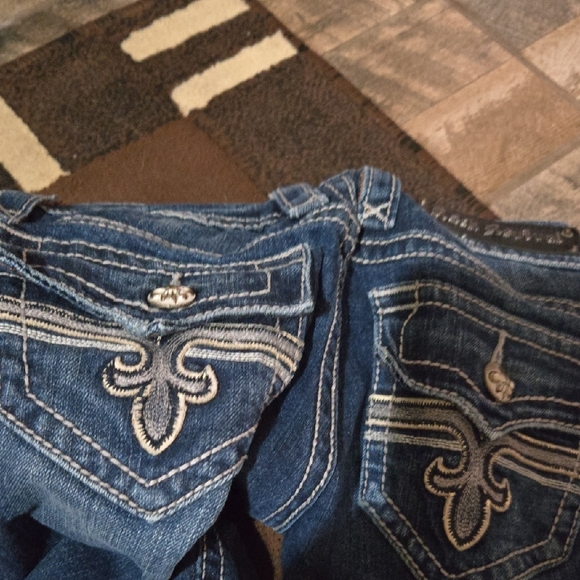 Women - Picture 4 of 4